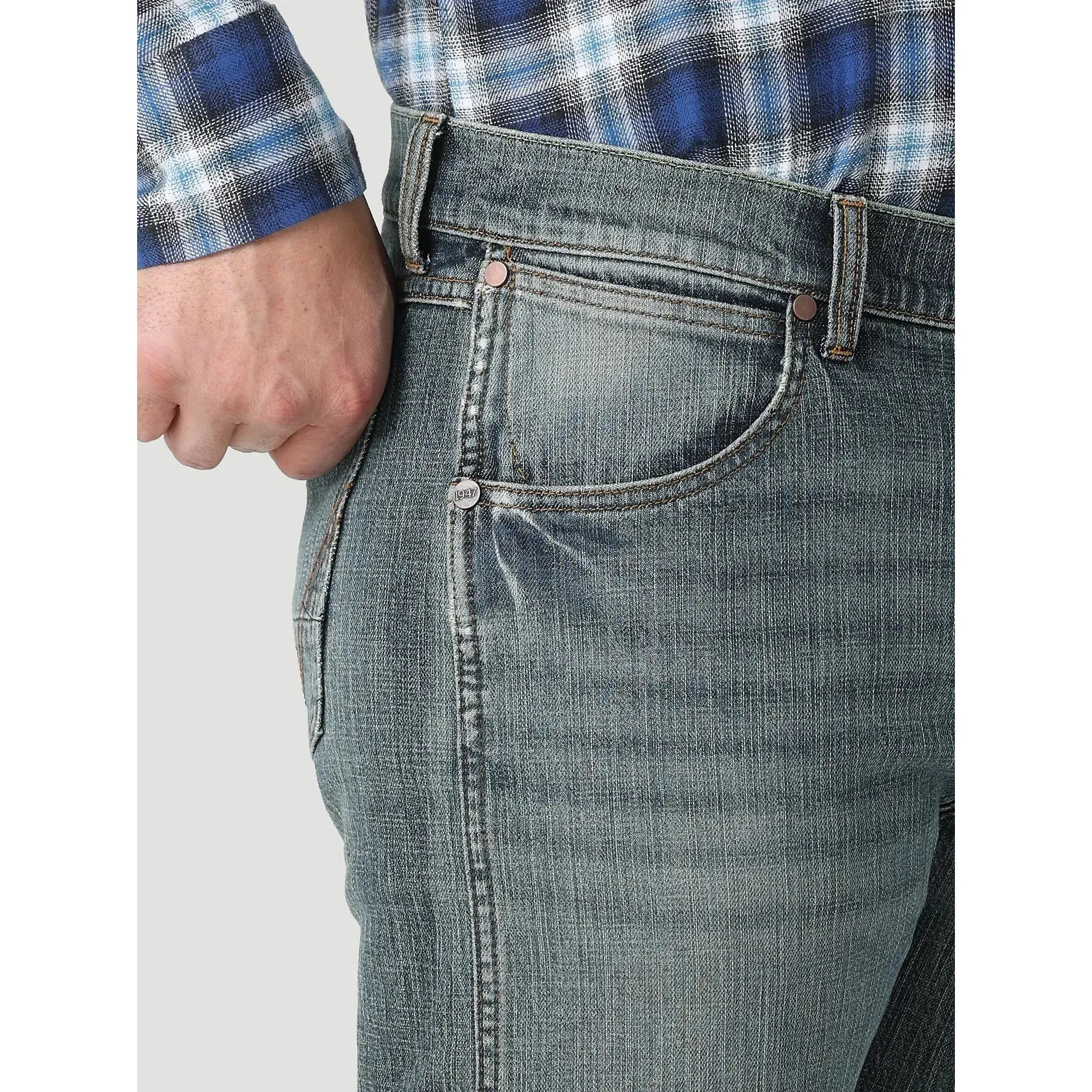 Men's Wrangler Dark Knight Retro Slim Straight Leg Jean 112318445