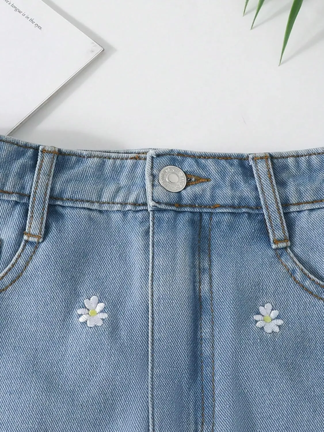WDIRARA Girl's Floral Embroidery High Waisted Denim Shorts Roll Up Hem Jean Shorts