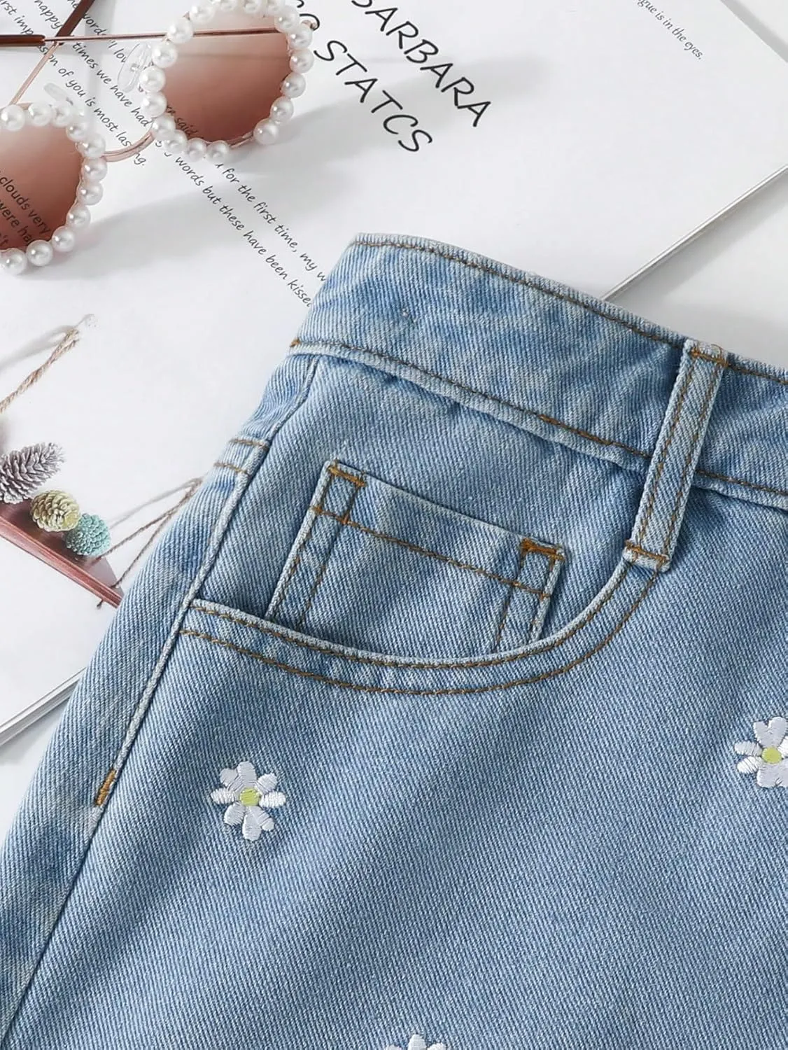 WDIRARA Girl's Floral Embroidery High Waisted Denim Shorts Roll Up Hem Jean Shorts